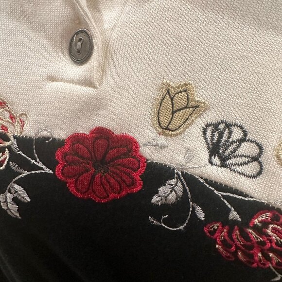 Alfred Dunner Size Medium long sleeve polo collar knit shirt embroidery black - Picture 2 of 3